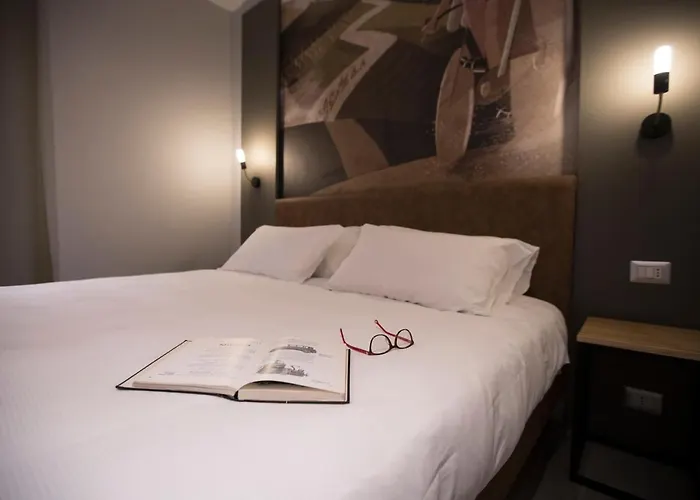 Mathis Szálloda Fiorenzuola dʼArda